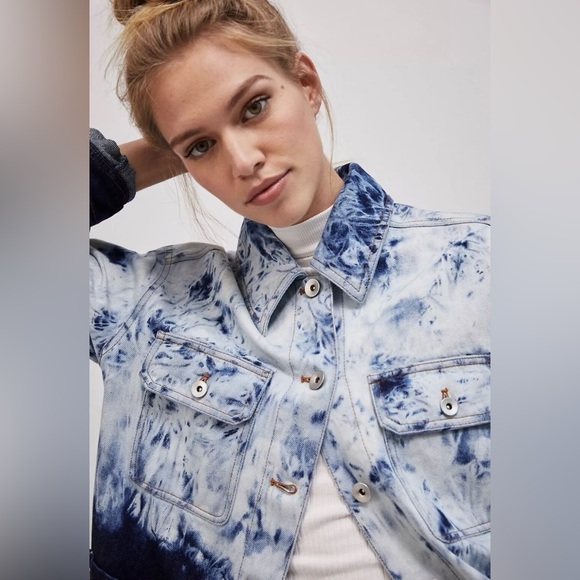 Anthropologie Avec Les Filles Shiloh oversized tie dye denim shirt jacket Small - Picture 3 of 7